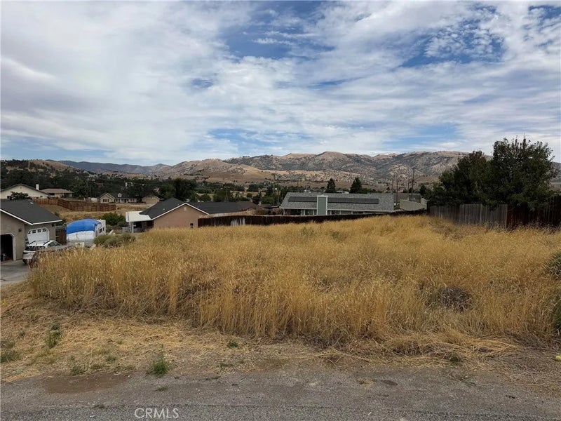 21105 Hillcrest