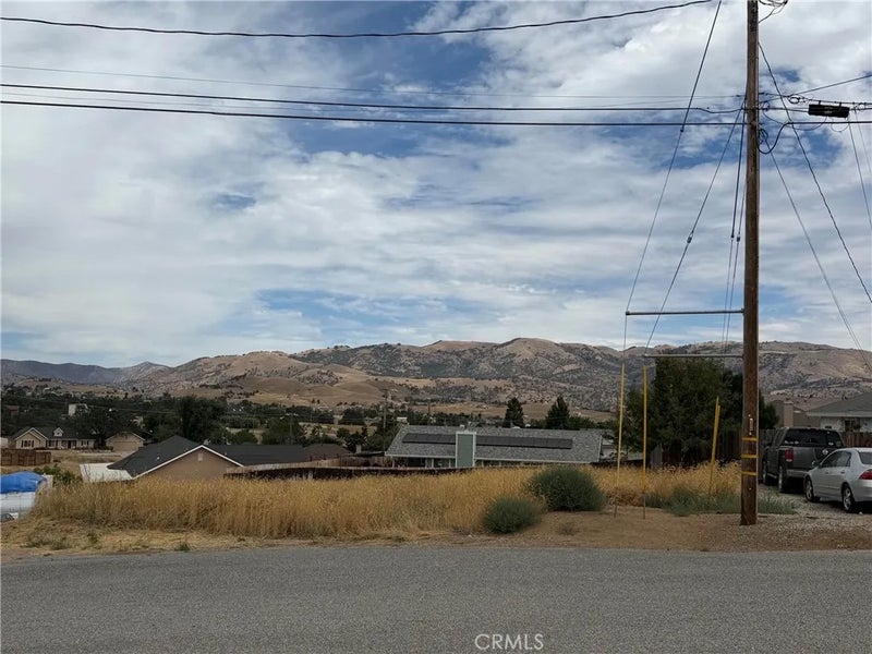 21105 Hillcrest