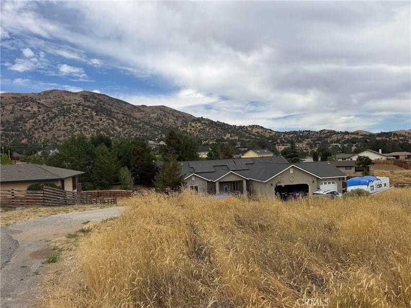 21105 Hillcrest