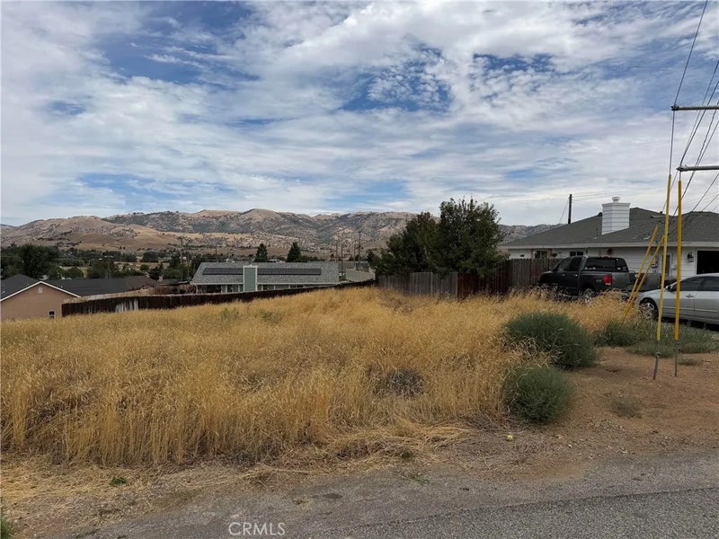 21105 Hillcrest