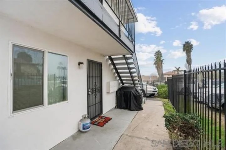 829 Grand Avenue