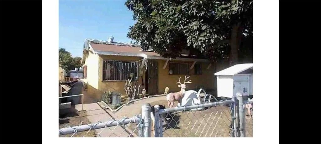 Photo of 10845 Otis St, Lynwood, CA 90262 (MLS # PW25271033)