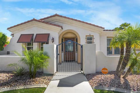 Photo of 2250 N Hermosa Drive, Palm Springs, CA 92262 (MLS # P1-28297)