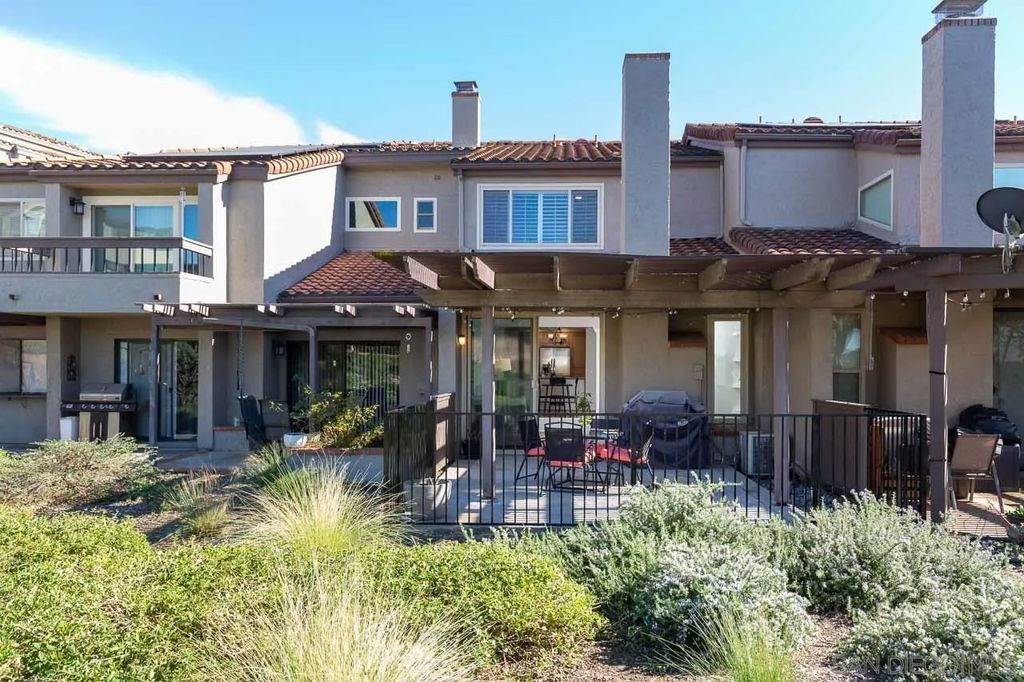 Photo of 1230 Wren Gln, Escondido, CA 92026 (MLS # 2601173)