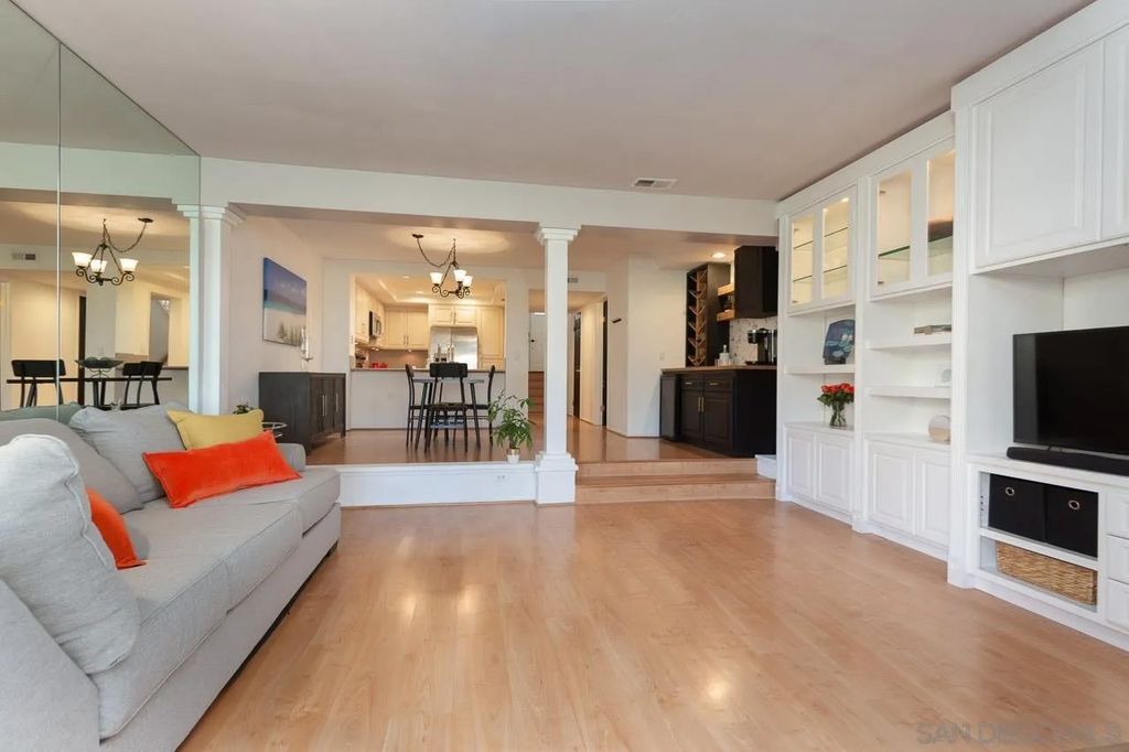 Photo of 1230 Wren Gln, Escondido, CA 92026 (MLS # 2601173)