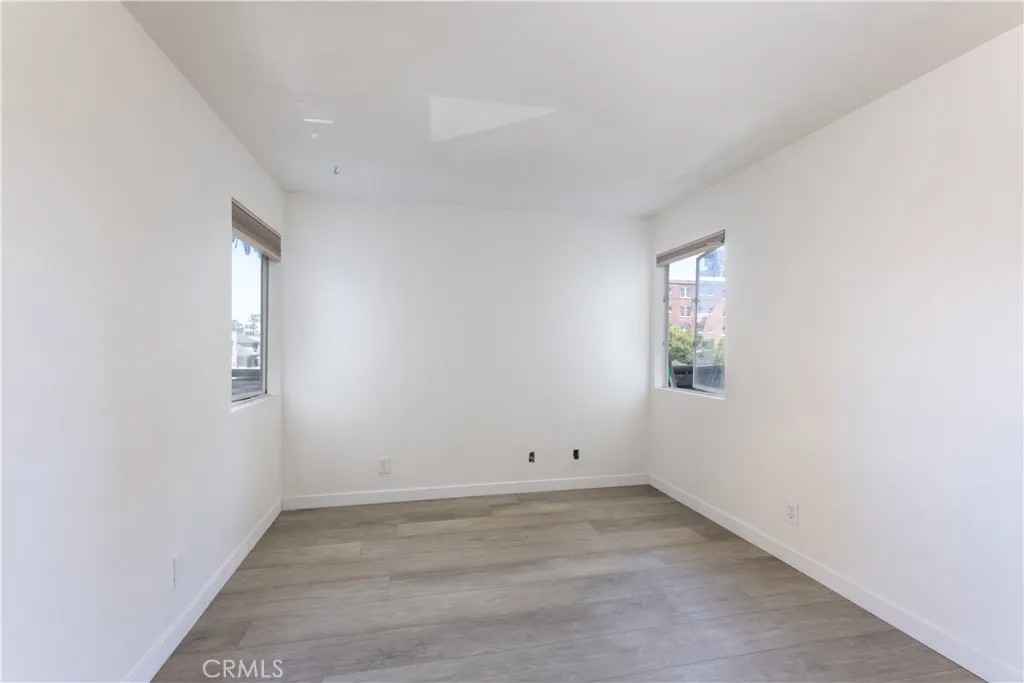 327 Chestnut Avenue 201