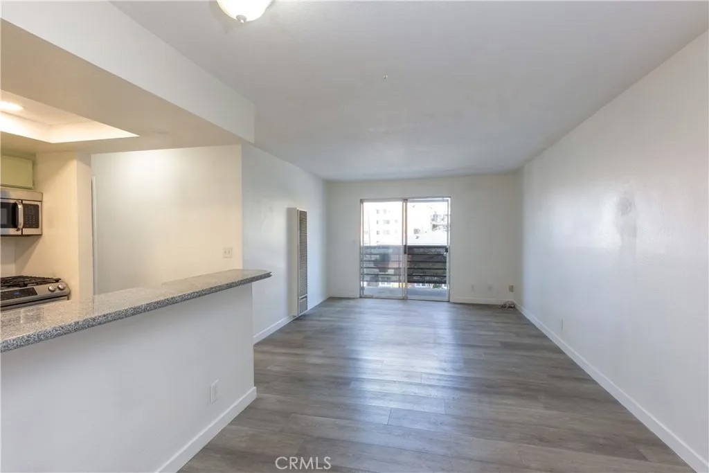 327 Chestnut Avenue 201