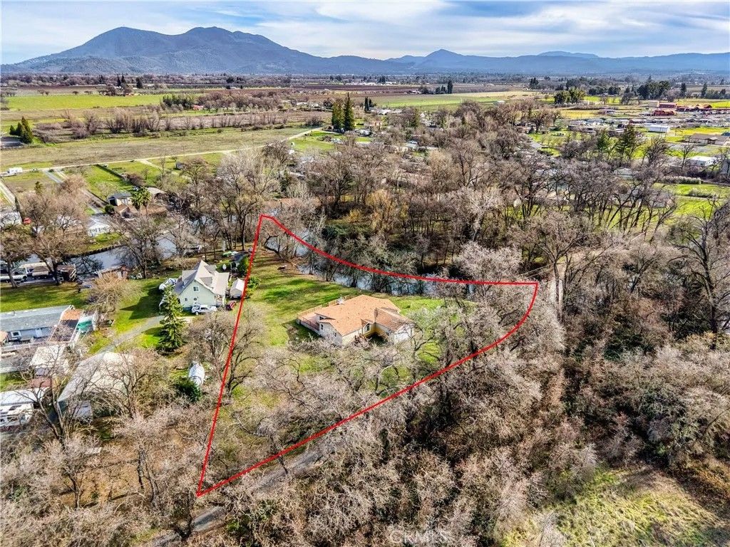 Photo of 2816 Park View Drive, Lakeport, CA 95453 (MLS # LC26015101)