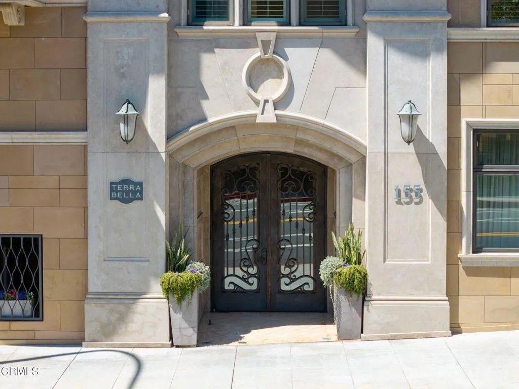 Photo of 155 Cordova Street #205, Pasadena, CA 91105 (MLS # P1-27148)