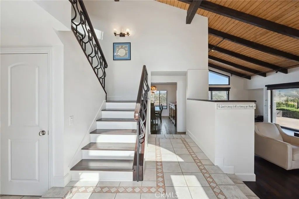 Photo of 4372 Park Vicente, Calabasas, CA 91302 (MLS # SR26116084)