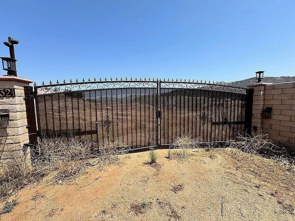 Photo of 16321 Espola Rd, Poway, CA 92064 (MLS # OC25203088)