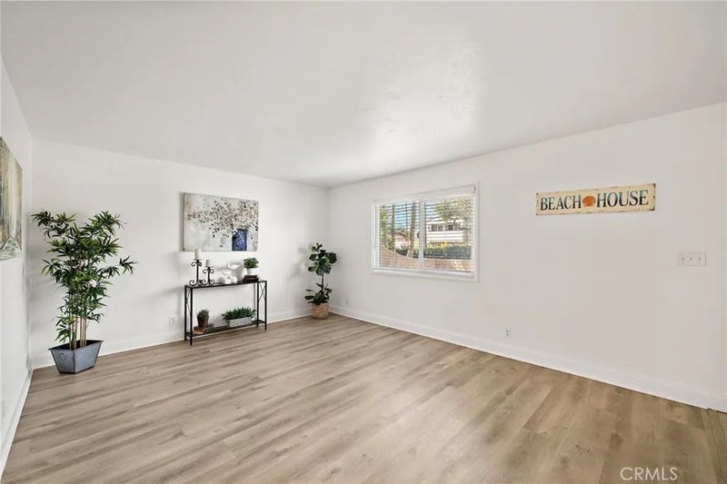 4902 Pearce