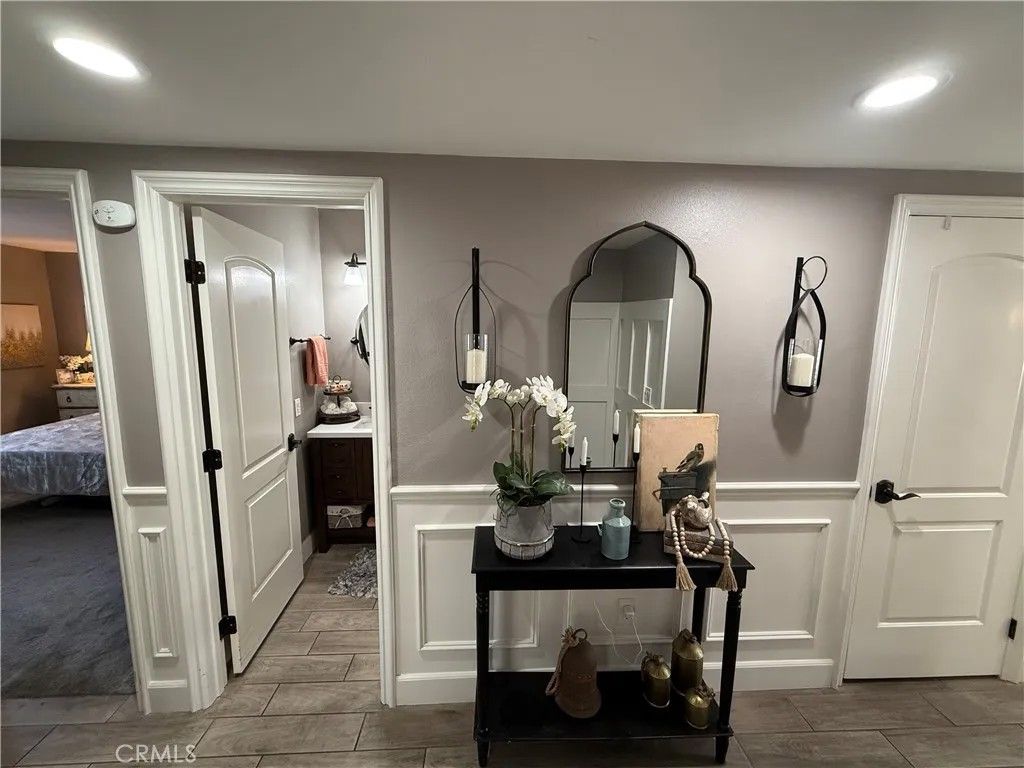 Photo of 1053 Border Avenue, Corona, CA 92882 (MLS # CV25268112)