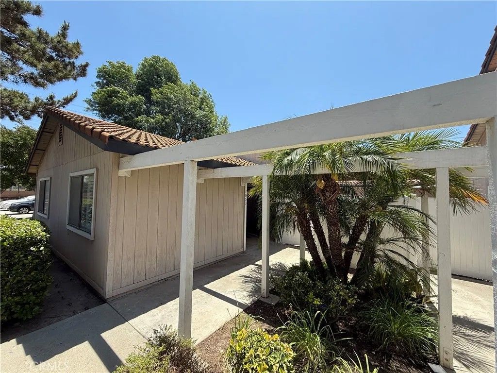 Photo of 1053 Border Avenue, Corona, CA 92882 (MLS # CV25268112)