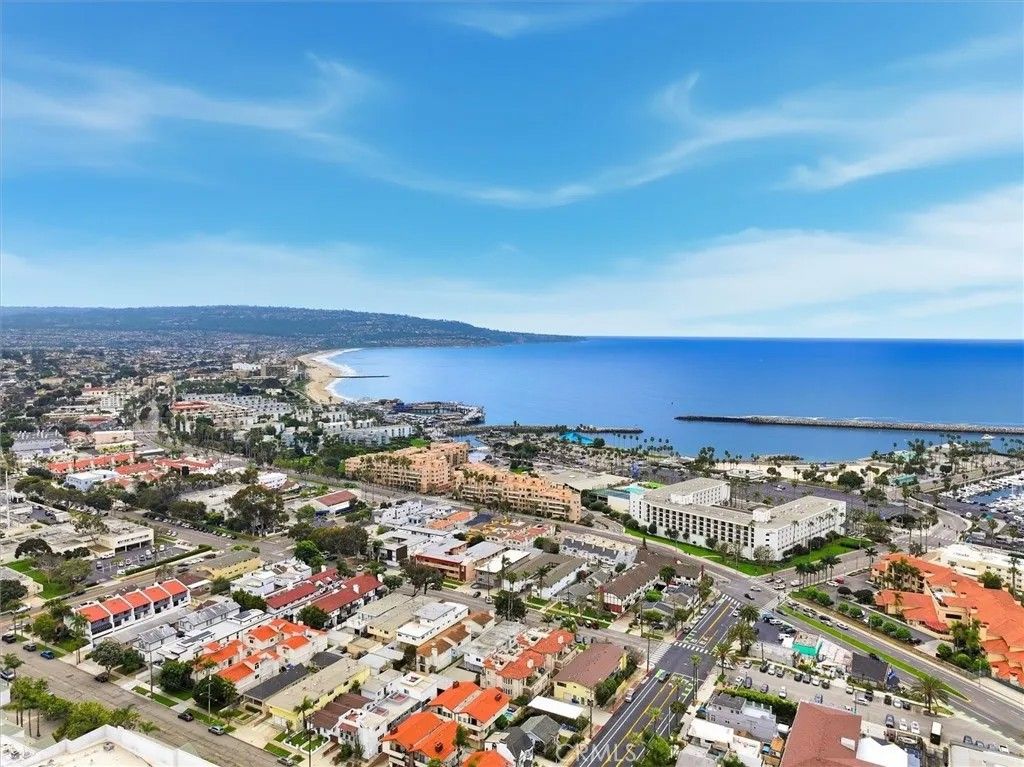 Photo of 424 N Broadway #C, Redondo Beach, CA 90277 (MLS # SB26032139)