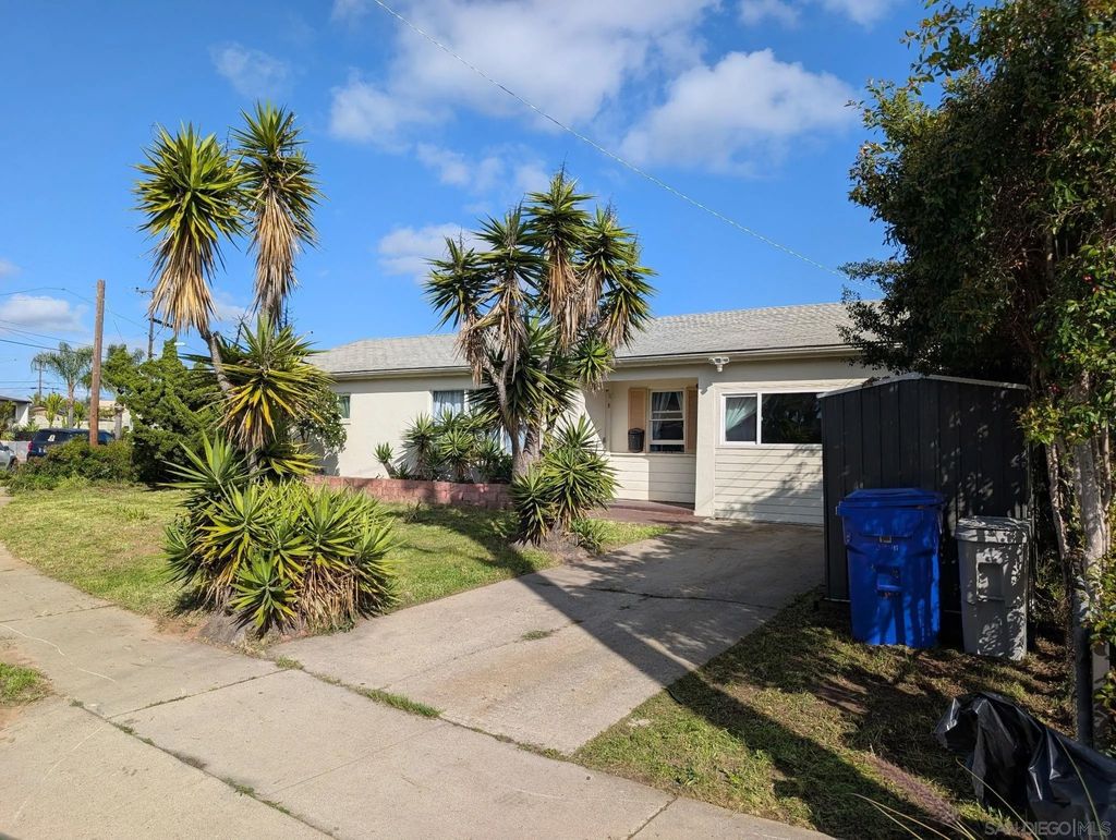 Photo of 3861 Hiawatha Way, San Diego, CA 92117 (MLS # 260003685)