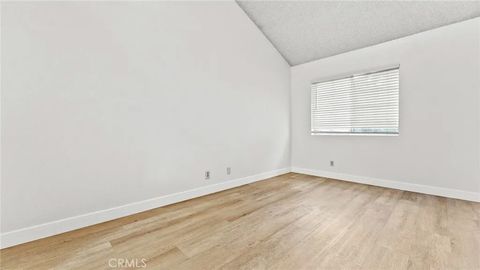 Tiny photo for 181 W La Verne #5, Pomona, CA 91767 (MLS # DW25273935)