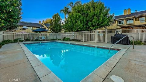 Tiny photo for 181 W La Verne #5, Pomona, CA 91767 (MLS # DW25273935)