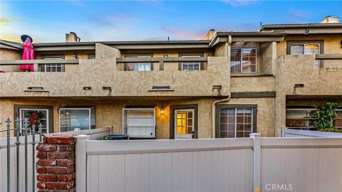 Tiny photo for 181 W La Verne #5, Pomona, CA 91767 (MLS # DW25273935)