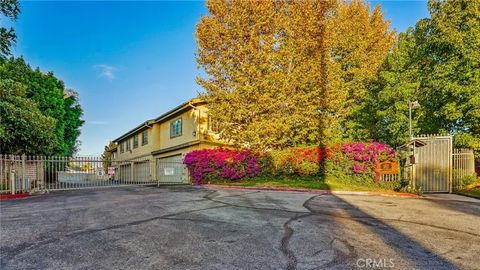 Tiny photo for 181 W La Verne #5, Pomona, CA 91767 (MLS # DW25273935)