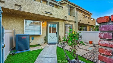 Tiny photo for 181 W La Verne #5, Pomona, CA 91767 (MLS # DW25273935)