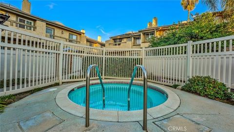 Tiny photo for 181 W La Verne #5, Pomona, CA 91767 (MLS # DW25273935)