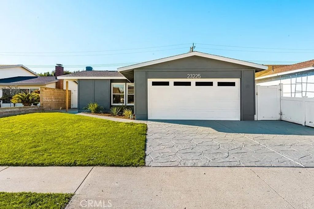 Photo of 23225 Broadwell Ave, Torrance, CA 90502 (MLS # PW26011927)