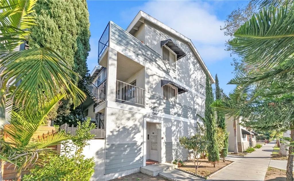 Photo of 1206 Gladys Avenue, Long Beach, CA 90804 (MLS # PW25276188)