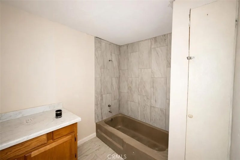 328 N Helena