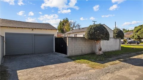 Tiny photo for 6556 Satsuma, North Hollywood, CA 91606 (MLS # SR25272561)