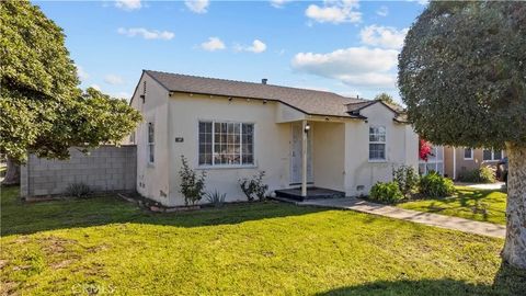 Tiny photo for 6556 Satsuma, North Hollywood, CA 91606 (MLS # SR25272561)