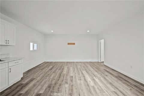 Tiny photo for 6556 Satsuma, North Hollywood, CA 91606 (MLS # SR25272561)