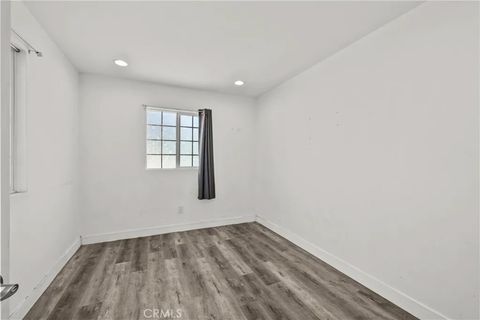 Tiny photo for 6556 Satsuma, North Hollywood, CA 91606 (MLS # SR25272561)
