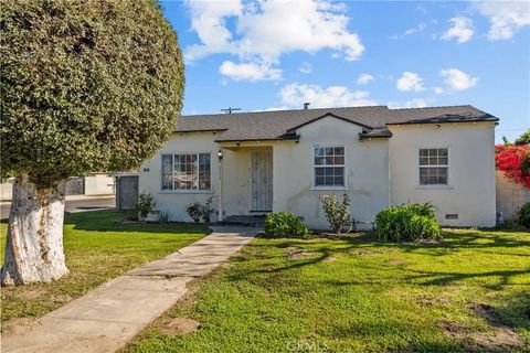 Tiny photo for 6556 Satsuma, North Hollywood, CA 91606 (MLS # SR25272561)