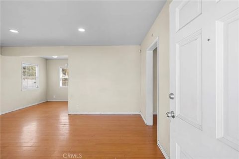 Tiny photo for 6556 Satsuma, North Hollywood, CA 91606 (MLS # SR25272561)