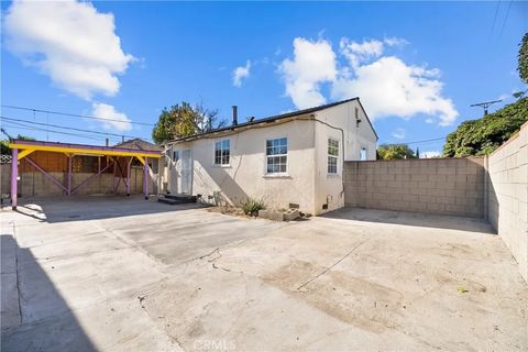 Tiny photo for 6556 Satsuma, North Hollywood, CA 91606 (MLS # SR25272561)