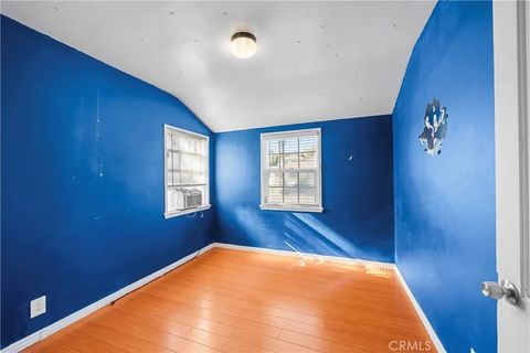 Tiny photo for 6556 Satsuma, North Hollywood, CA 91606 (MLS # SR25272561)