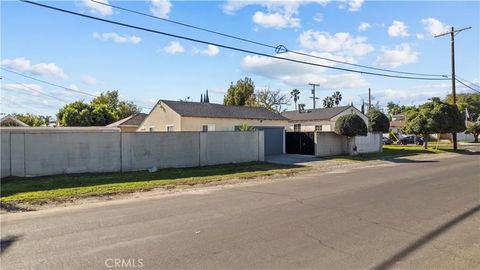 Tiny photo for 6556 Satsuma, North Hollywood, CA 91606 (MLS # SR25272561)