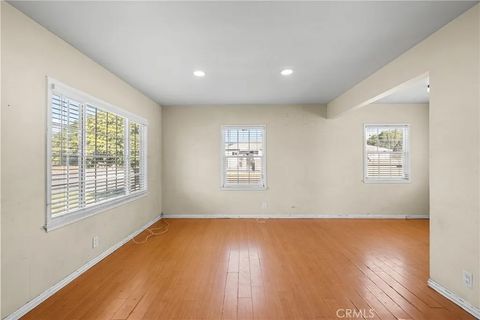 Tiny photo for 6556 Satsuma, North Hollywood, CA 91606 (MLS # SR25272561)