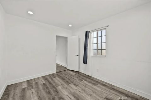 Tiny photo for 6556 Satsuma, North Hollywood, CA 91606 (MLS # SR25272561)
