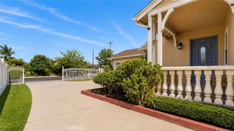 8115 Brimfield