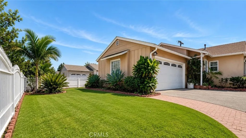 8115 Brimfield