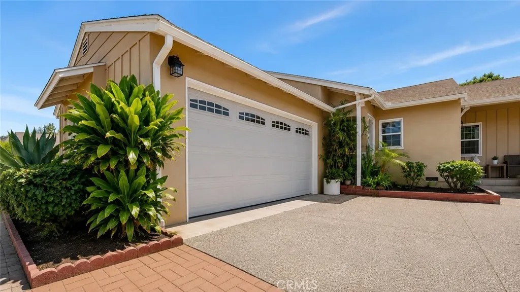 8115 Brimfield