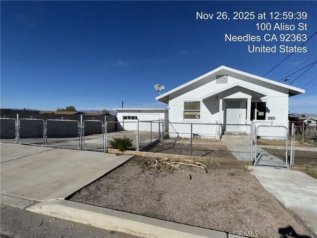Photo of 100 Aliso Street, Needles, CA 92363 (MLS # AR25272108)