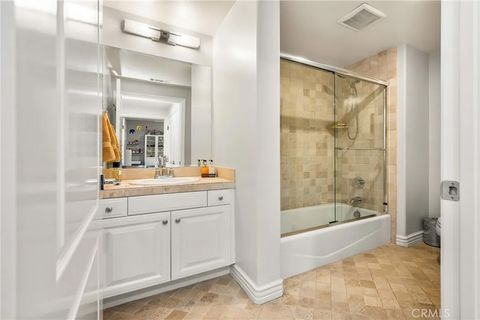 Tiny photo for 1000 E Ocean Blvd #613, Long Beach, CA 90802 (MLS # PW25251894)