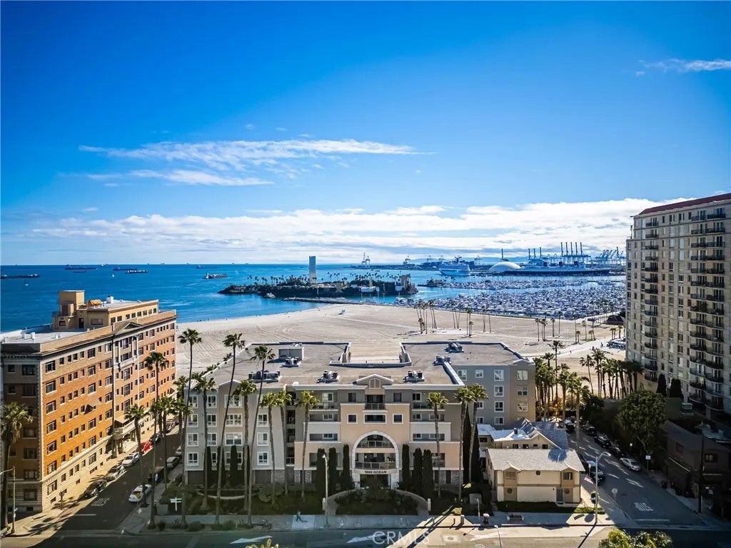 Photo of 1000 E Ocean Blvd #613, Long Beach, CA 90802 (MLS # PW25251894)
