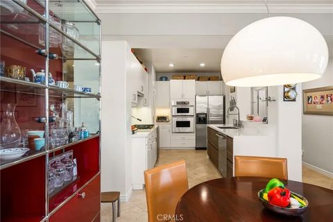 Tiny photo for 1000 E Ocean Blvd #613, Long Beach, CA 90802 (MLS # PW25251894)