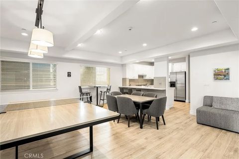 Tiny photo for 1000 E Ocean Blvd #613, Long Beach, CA 90802 (MLS # PW25251894)