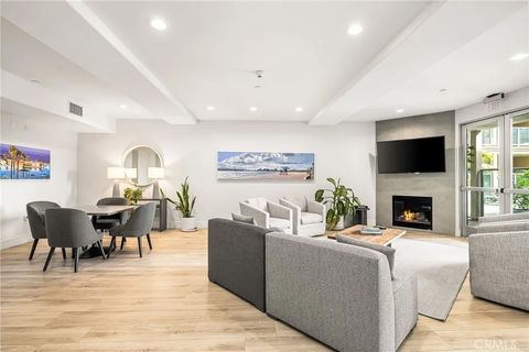 Tiny photo for 1000 E Ocean Blvd #613, Long Beach, CA 90802 (MLS # PW25251894)