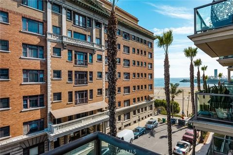 Tiny photo for 1000 E Ocean Blvd #613, Long Beach, CA 90802 (MLS # PW25251894)